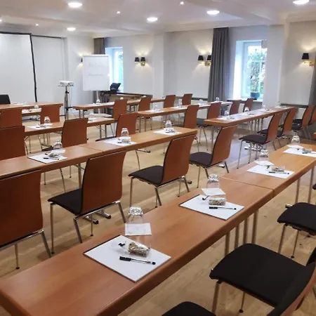 Romantik Schwanefeld & Otel 4*