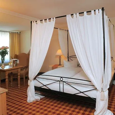 Romantik Schwanefeld & 4*