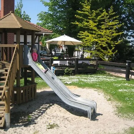 Romantik Schwanefeld & Otel 4*