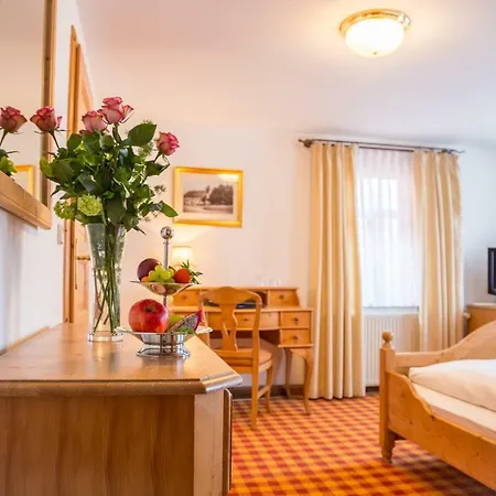 Otel Romantik Schwanefeld & Meerane