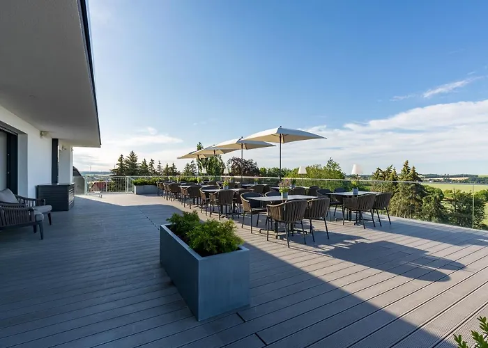 Romantik Schwanefeld & فندق 4*