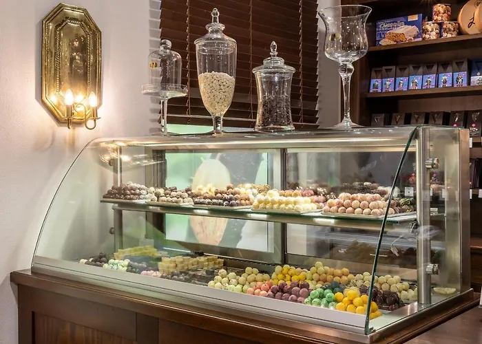 Romantik Schwanefeld & 4* ميرانه