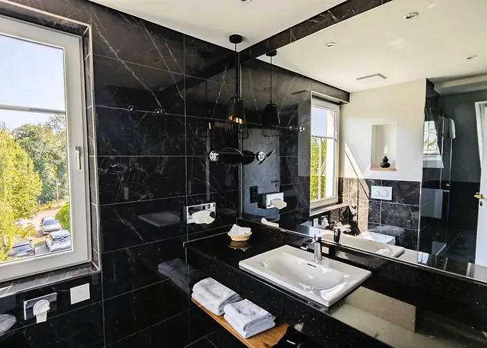 فندق Romantik Schwanefeld & ميرانه