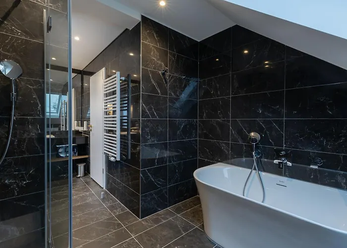 Romantik Schwanefeld & فندق