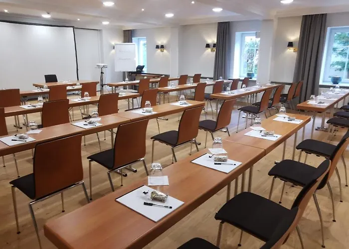 Romantik Schwanefeld & فندق 4*