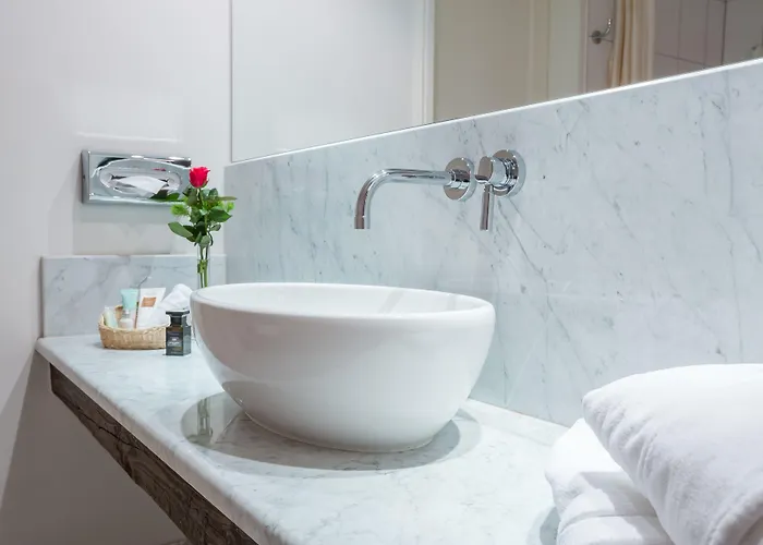 Romantik Schwanefeld & ميرانه