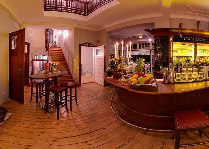 Romantik Schwanefeld & فندق 4*