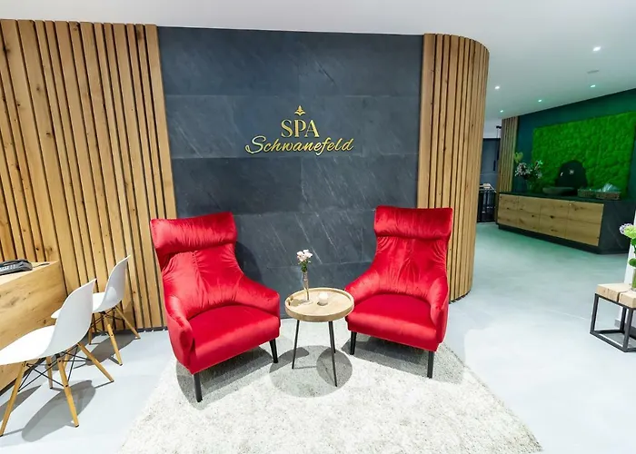 Romantik Schwanefeld & فندق 4*