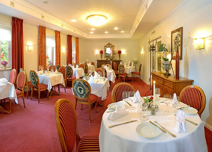 Romantik Schwanefeld & فندق