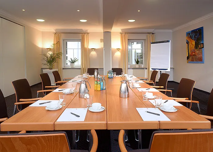 Romantik Schwanefeld & ホテル メラーネ