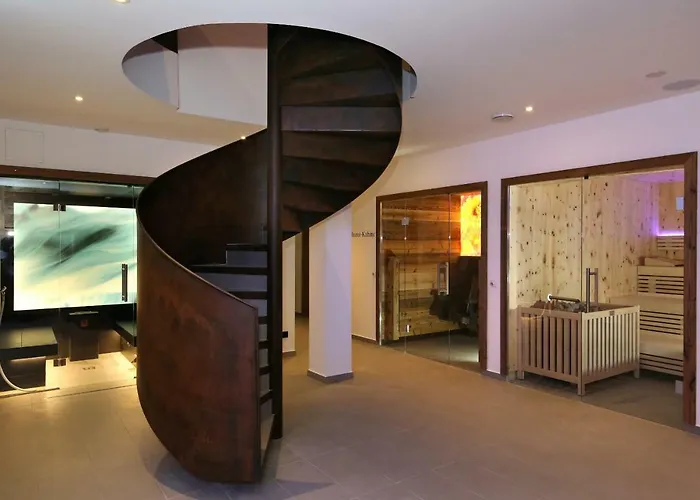 Romantik Schwanefeld & ميرانه